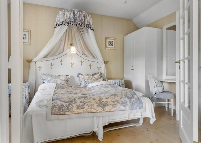 1 Bedroom In *